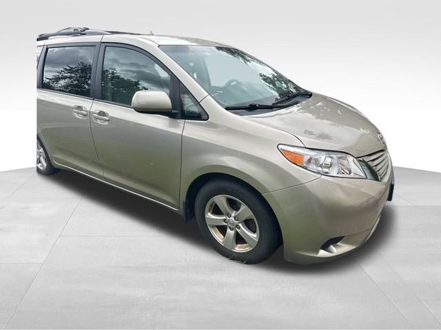 2015 Toyota Sienna LE