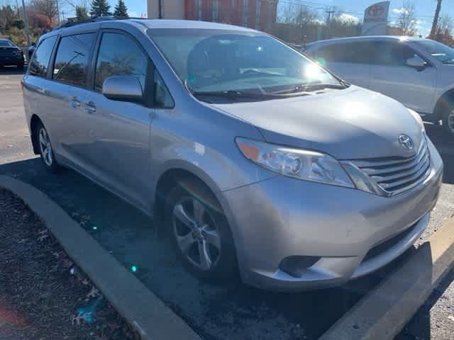 2015 Toyota Sienna LE