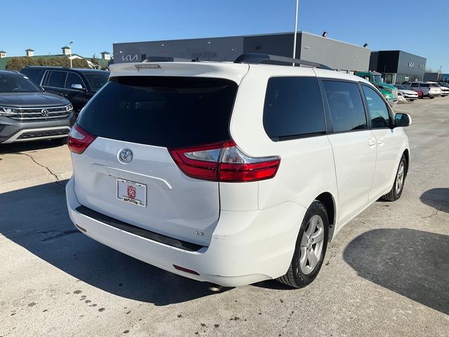 2015 Toyota Sienna LE