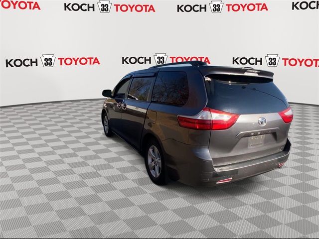 2015 Toyota Sienna LE