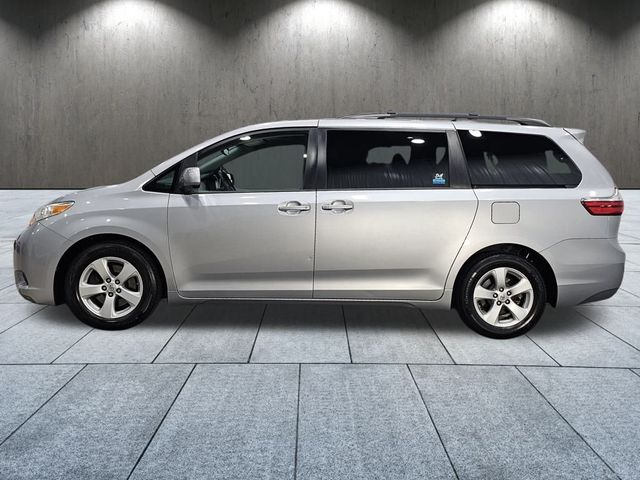 2015 Toyota Sienna LE Auto Access Seat