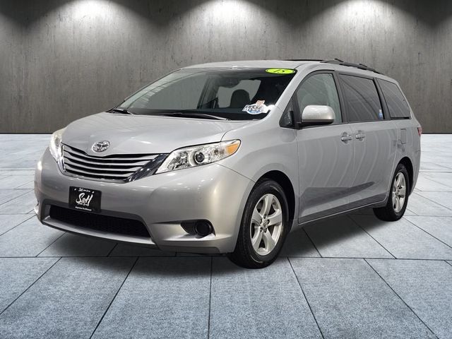 2015 Toyota Sienna LE Auto Access Seat