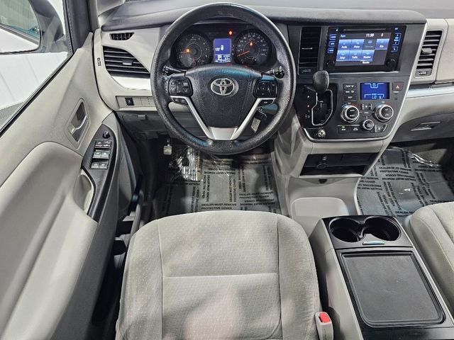 2015 Toyota Sienna 
