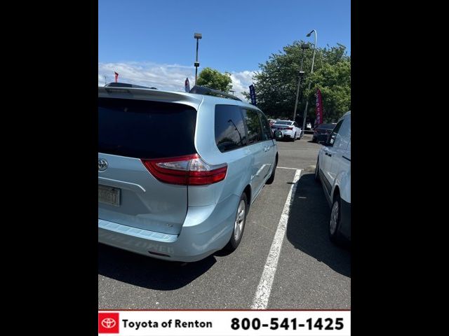 2015 Toyota Sienna LE