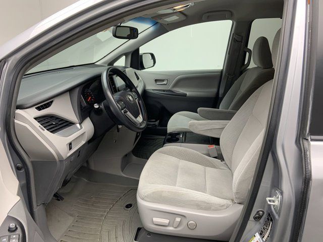 2015 Toyota Sienna LE Auto Access Seat