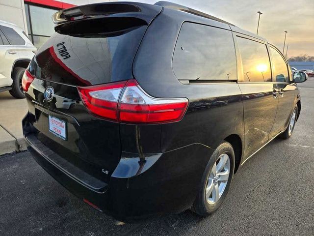 2015 Toyota Sienna LE