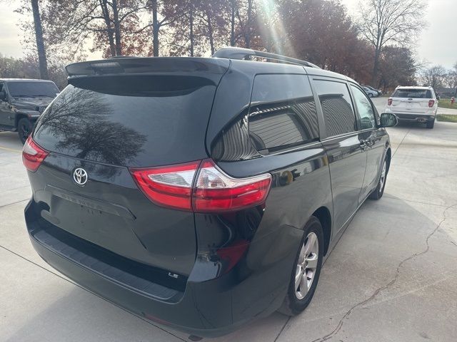 2015 Toyota Sienna LE Auto Access Seat