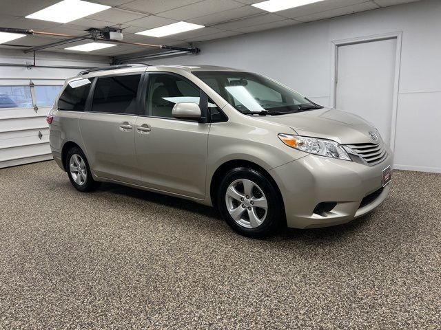 2015 Toyota Sienna LE