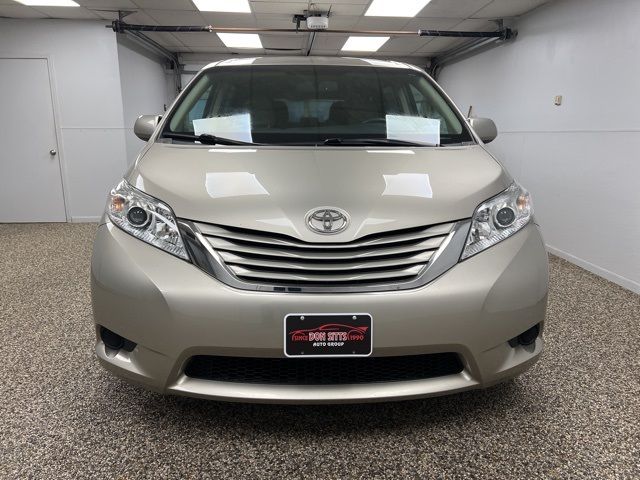 2015 Toyota Sienna LE