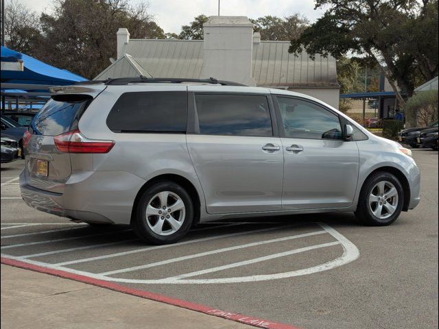 2015 Toyota Sienna LE