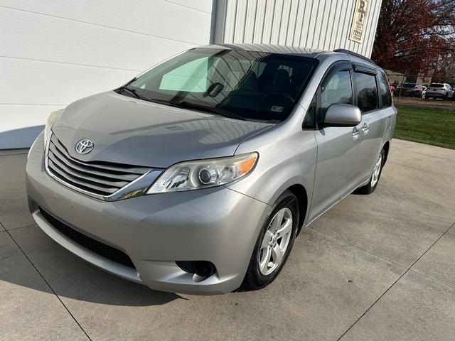 2015 Toyota Sienna LE