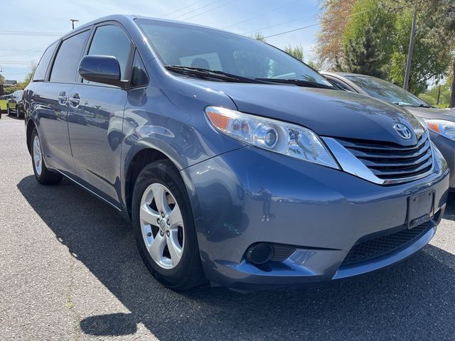 2015 Toyota Sienna LE