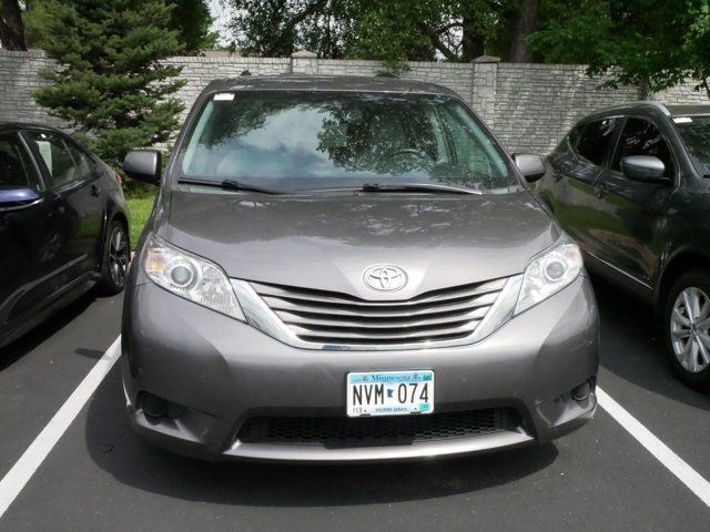 2015 Toyota Sienna LE