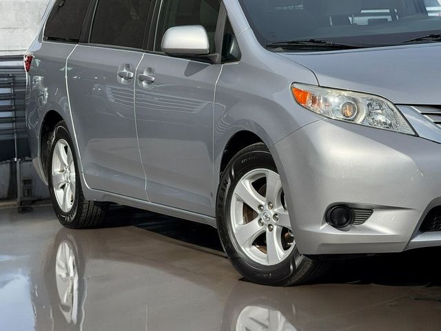 2015 Toyota Sienna LE