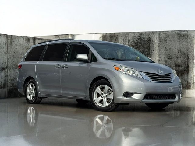 2015 Toyota Sienna LE