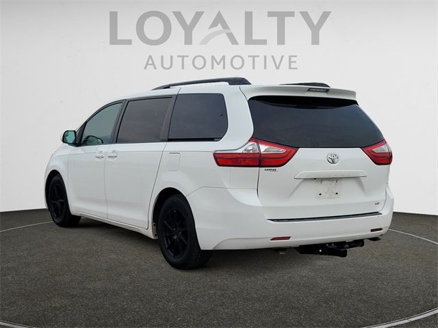 2015 Toyota Sienna LE Auto Access Seat