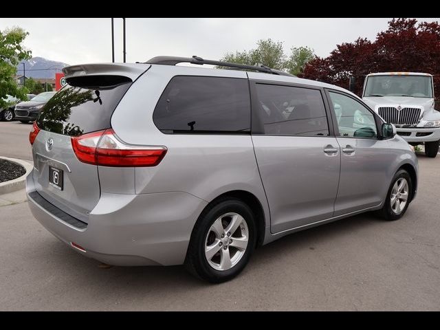 2015 Toyota Sienna LE