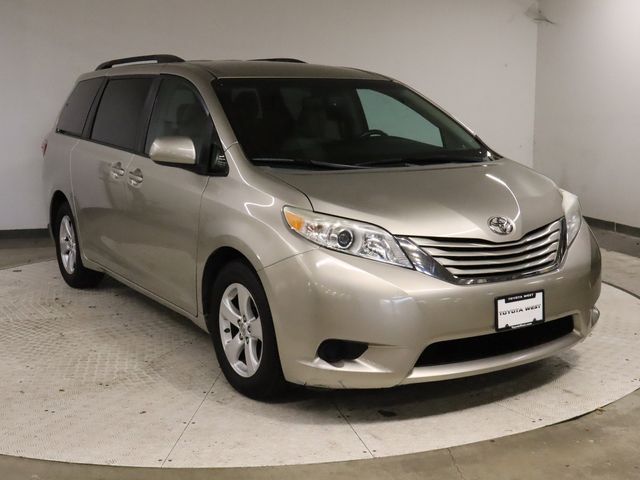 2015 Toyota Sienna LE