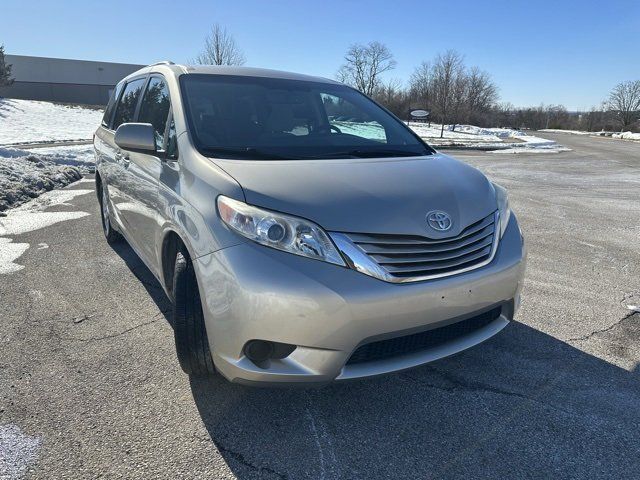 2015 Toyota Sienna LE