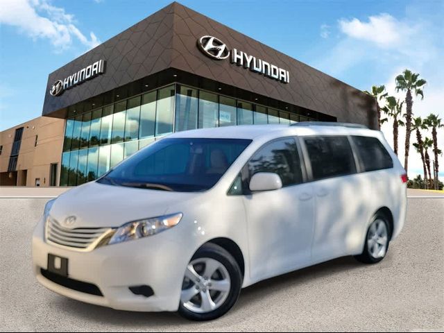 2015 Toyota Sienna LE