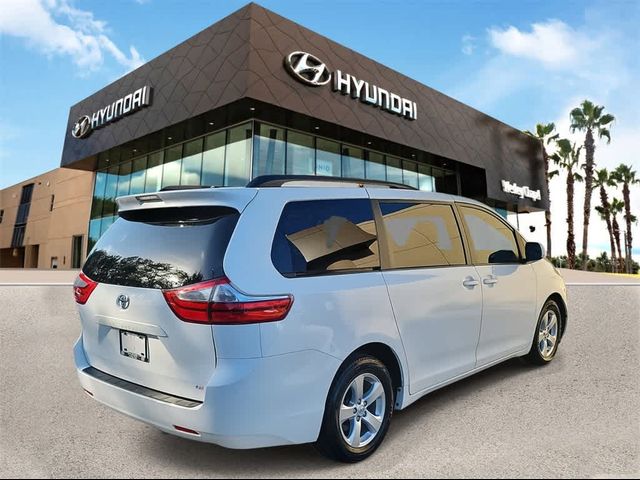 2015 Toyota Sienna LE