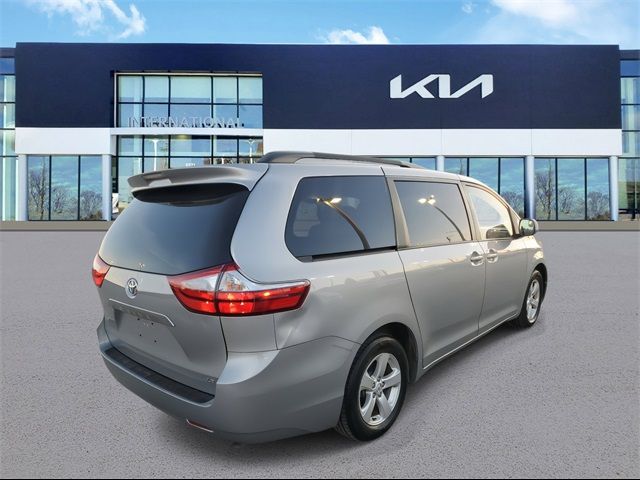 2015 Toyota Sienna LE