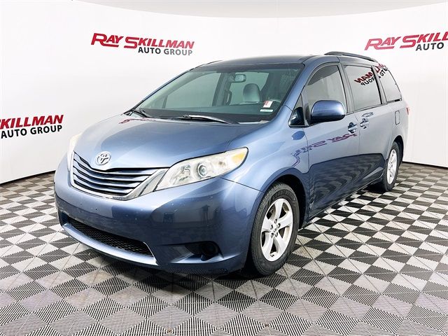 2015 Toyota Sienna LE