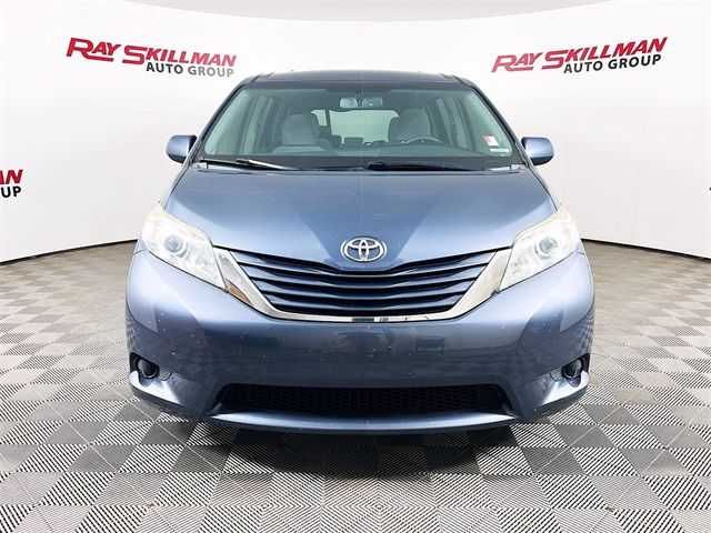 2015 Toyota Sienna LE