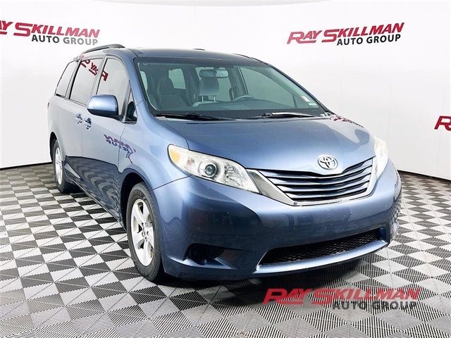 2015 Toyota Sienna LE