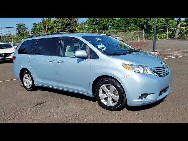 2015 Toyota Sienna LE