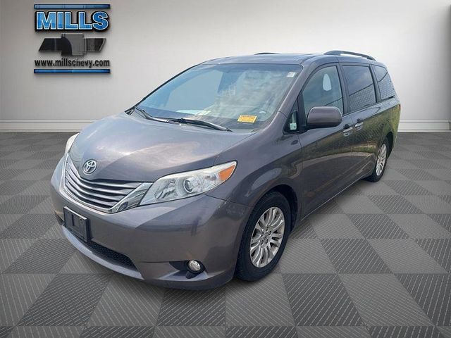 2015 Toyota Sienna LE Auto Access Seat