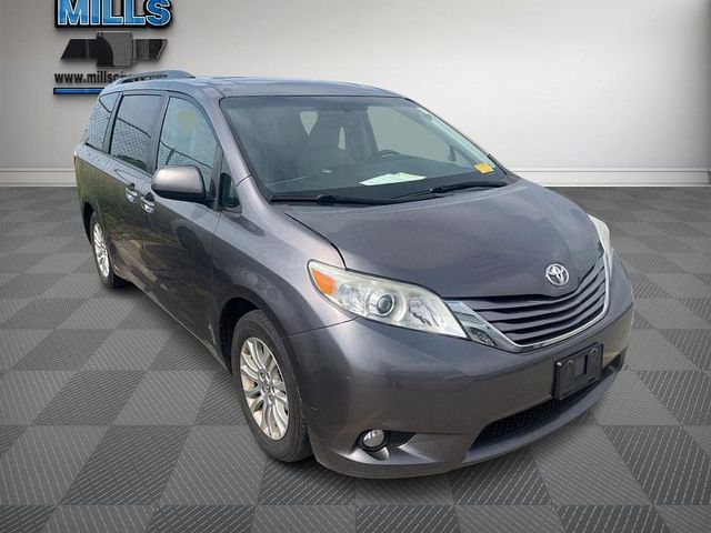 2015 Toyota Sienna LE Auto Access Seat