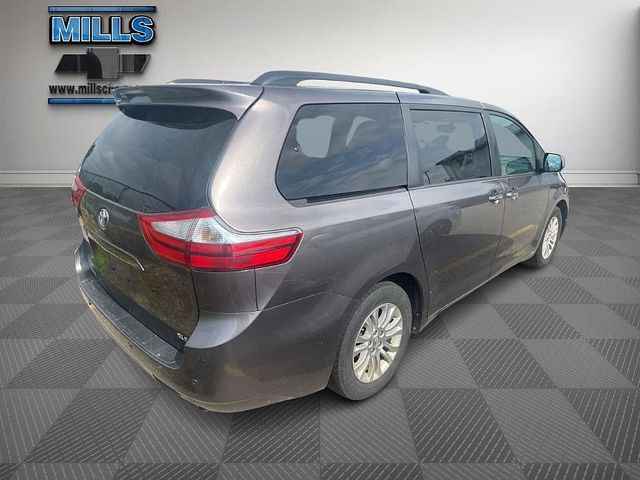 2015 Toyota Sienna LE Auto Access Seat