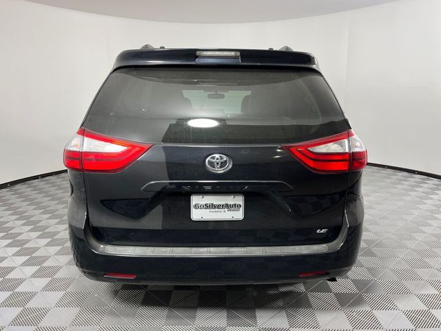 2015 Toyota Sienna LE