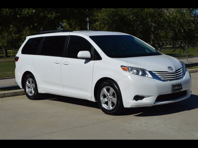 2015 Toyota Sienna LE Auto Access Seat