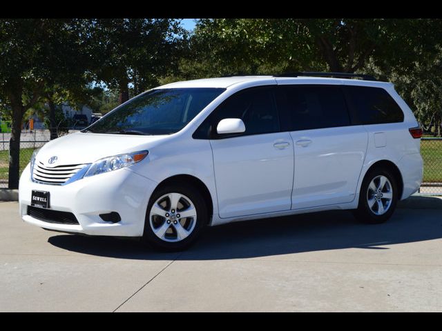 2015 Toyota Sienna LE Auto Access Seat