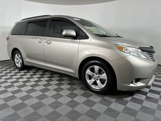 2015 Toyota Sienna LE Auto Access Seat