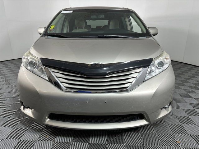 2015 Toyota Sienna LE Auto Access Seat