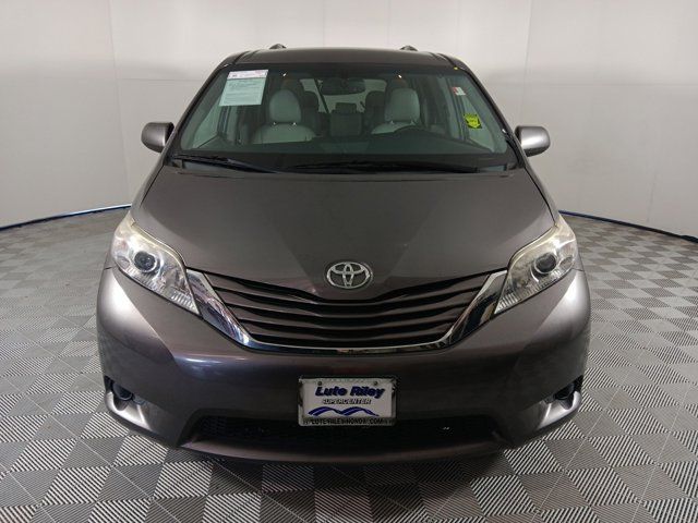 2015 Toyota Sienna LE Auto Access Seat