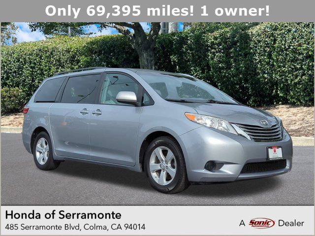 2015 Toyota Sienna LE Auto Access Seat