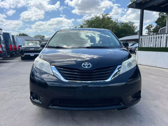 2015 Toyota Sienna LE