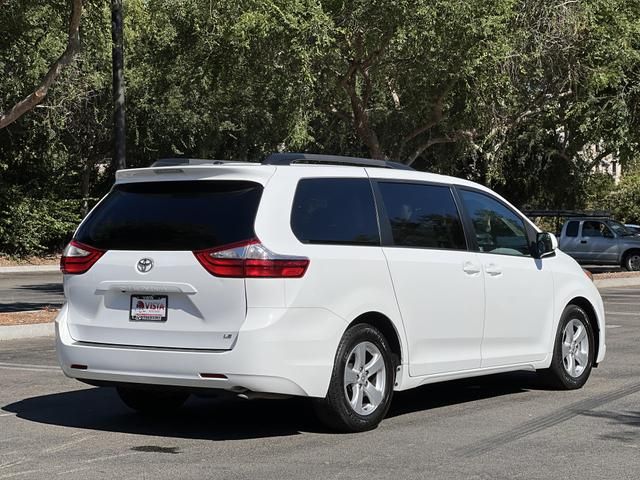 2015 Toyota Sienna LE