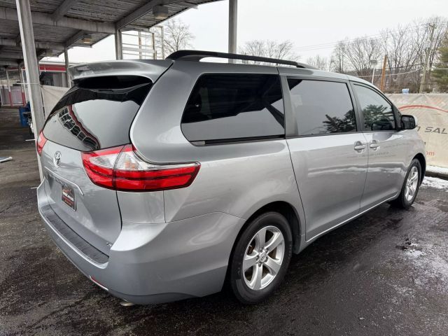 2015 Toyota Sienna LE