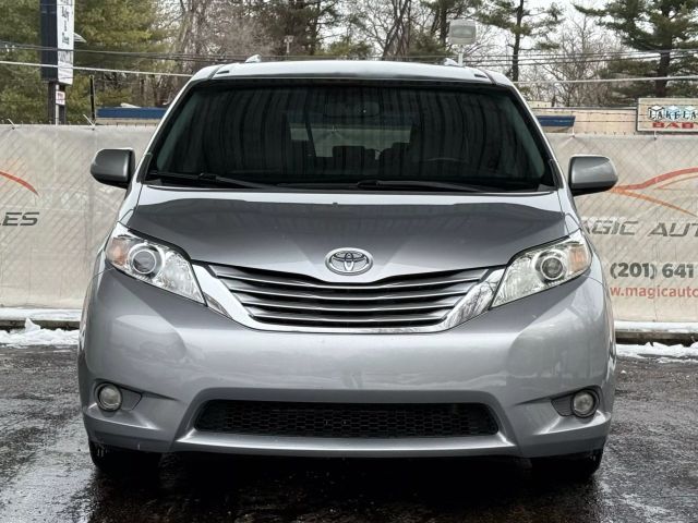 2015 Toyota Sienna LE