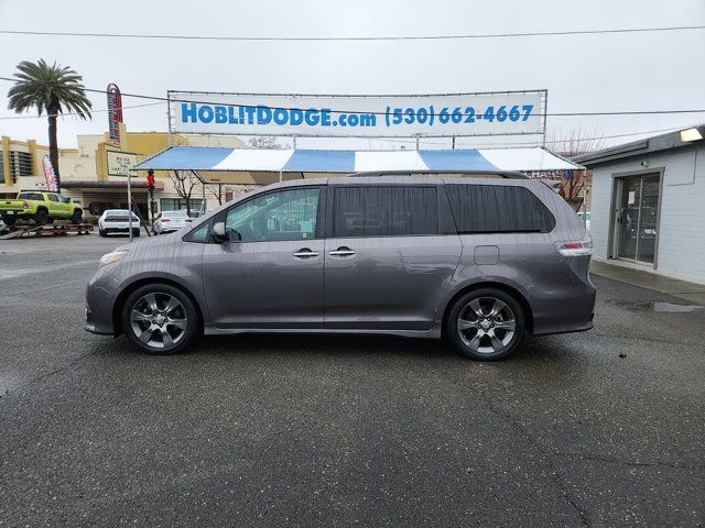 2015 Toyota Sienna 