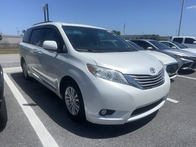 2015 Toyota Sienna XLE