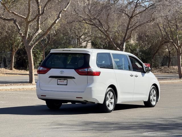 2015 Toyota Sienna L