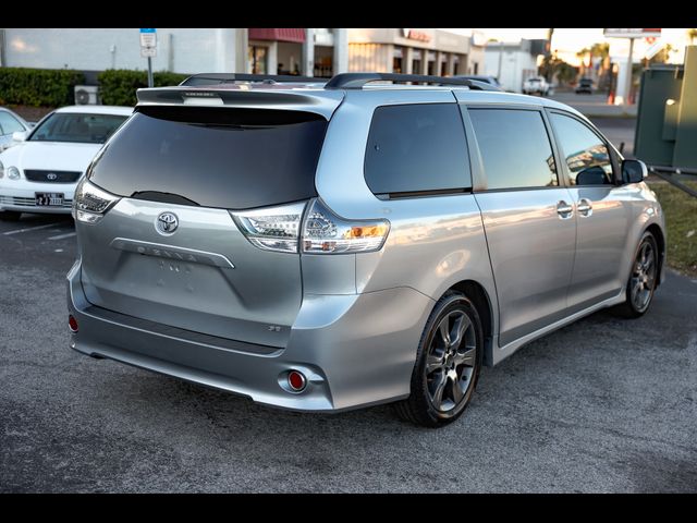 2015 Toyota Sienna SE