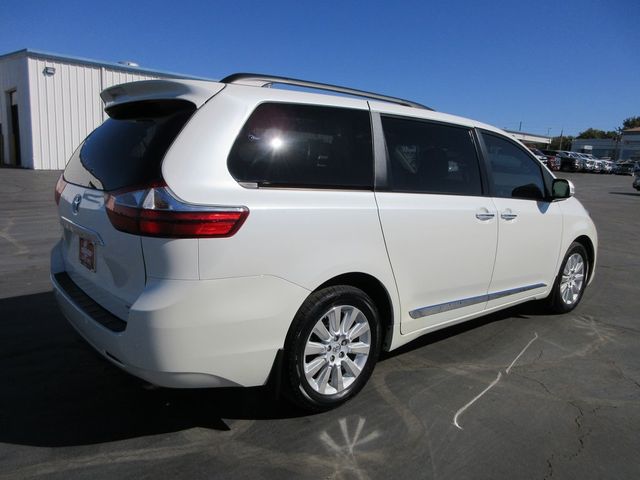 2015 Toyota Sienna 