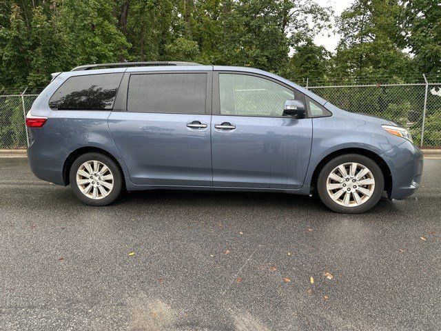 2015 Toyota Sienna 